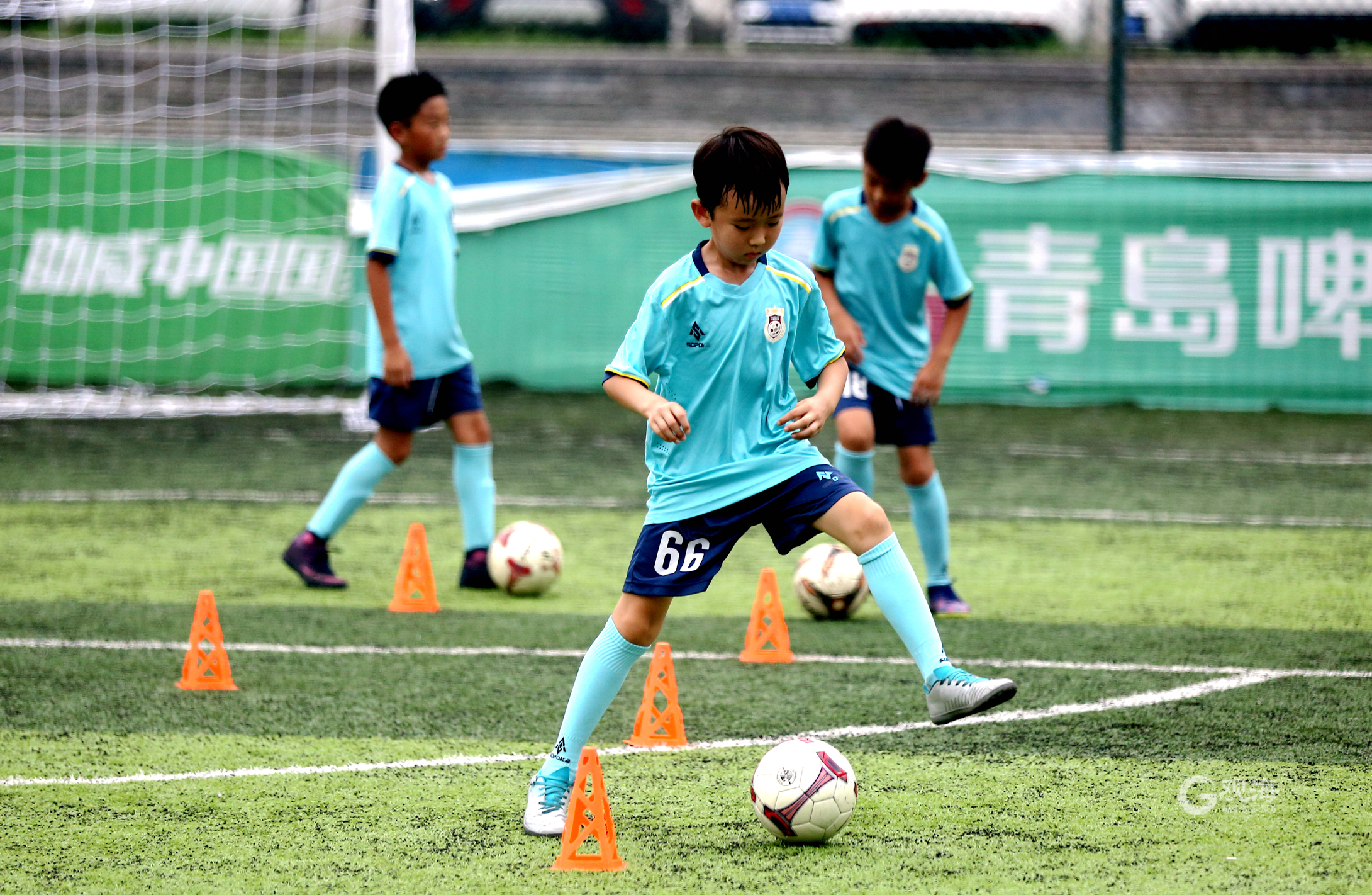 Leyu Sports (乐鱼体育)-关于夜间灯光足球超炫表演，点亮城市绿茵夜的信息