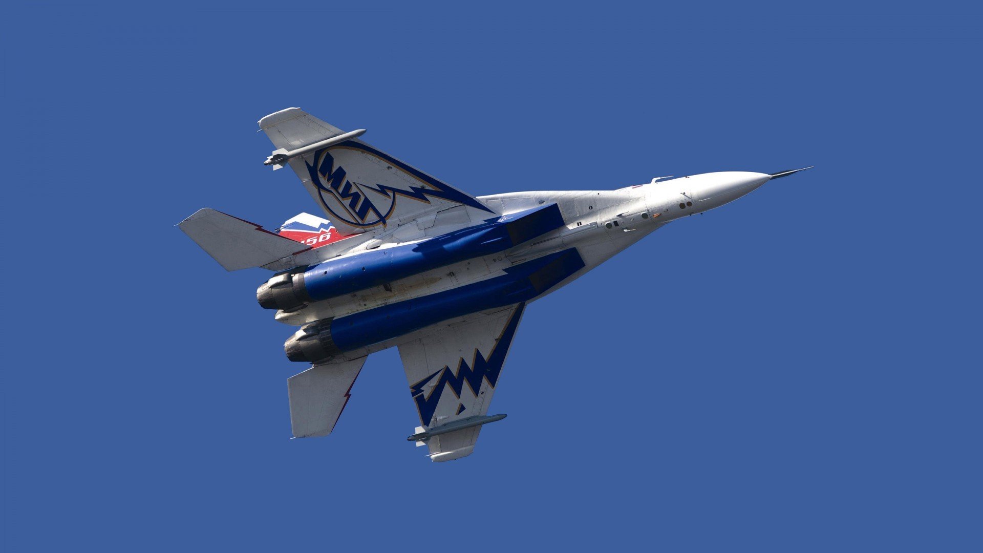 女子足球队主教练接受专访分享执教理念,国家女子足球队主教练